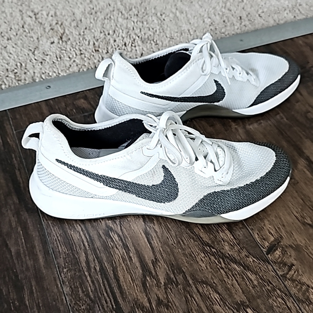 Nike Zoom Training sneakers (size 8.5)